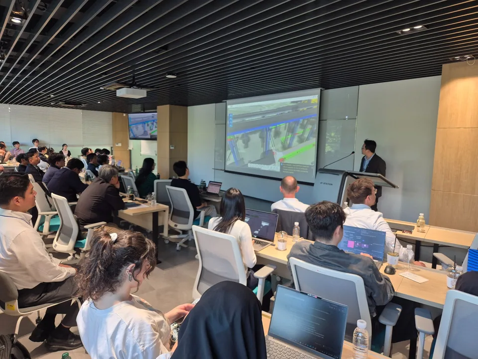 Presentations at the seminar on 3D measurement and AI-driven digital twins · Photo 5